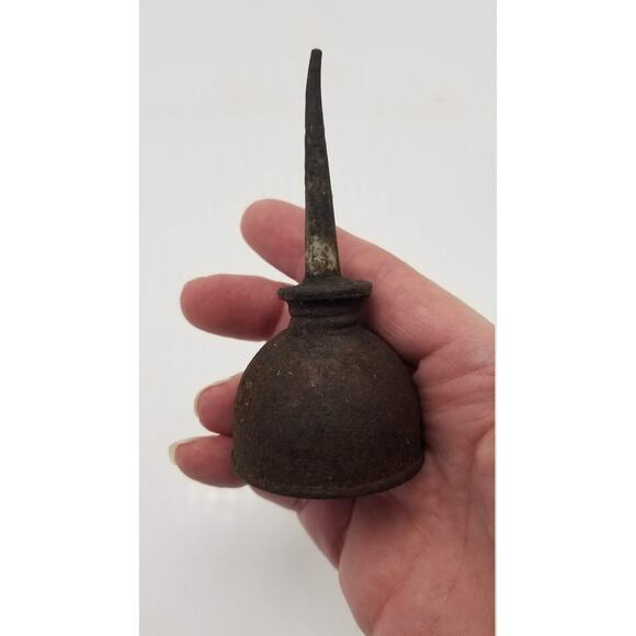 Vintage Small Oiler, tin Oil Can 4", Rusty Grungy, Farmhouse Primitive - Picture 3 of 3